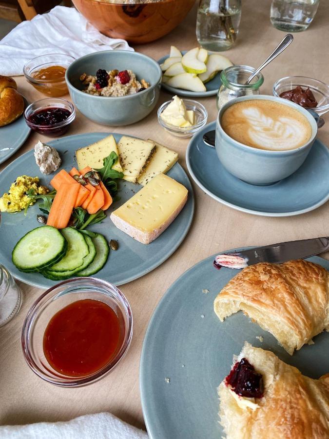 Wustrow  Gasthaus Canow المظهر الخارجي الصورة